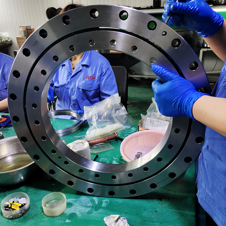 千協軸承：員工在操作安裝交叉滾子軸承的要求